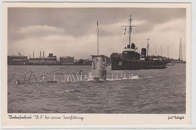 70236 Ak Unterseeboot 'U 9' bei einer Tauchübung um 1930