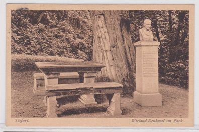 41263 Ak Tiefurt - Partie am Wieland-Denkmal im Park 1924