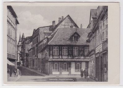 95164 Ak Schwerin - Blick in die Puschkinstraße, Fachwerkhäuser um 1930