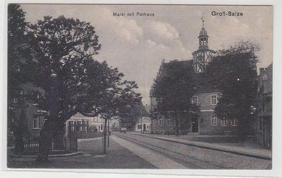 70688 Ak Groß-Salze Markt mit Rathaus um 1925
