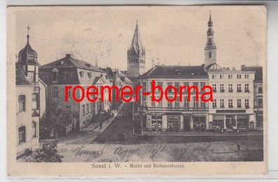 68419 Feldpost Ak Soest in Westfalen Markt und Rathausstrasse 1915