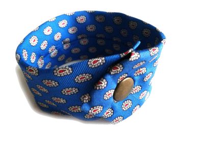 Armband Krawatte Upcycling Handmade Vintage Druckknopf blaue kleine Muster XL