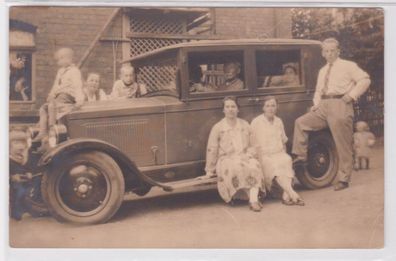 71177 Foto Ak Ford Model A Oldtimer mit Familie des Besitzers um 1920