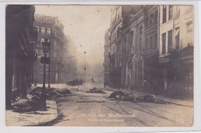 67065 Foto AK Lille nach dem Straßenkampf - Gefallene Araberpferde um 1918