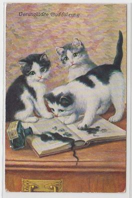 67966 Kitsch Ak Katzen Babys mit Tintenfass 'Verunglückte Buchführung' um 1910