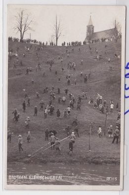 81631 Ak Bautzen Eierschieben - Menschen laufen Hang hinauf zur Kirche um 1920