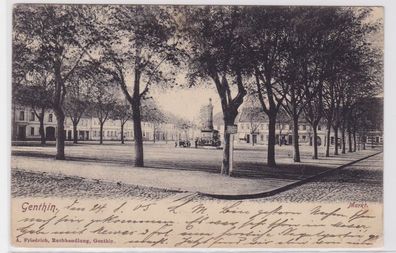 87939 Ak Genthin Markt mit Kriegerdenkmal 1905