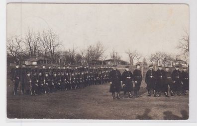 45535 Foto Ak Breslau Gruppenbild mit Soldaten 1915