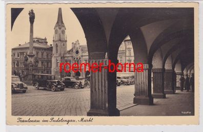 85111 Foto Ak Trautenau im Sudetengau (Trutnov) Markt Autos Arkade um 1930