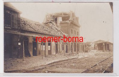 84654 Foto Ak Lens (Pas-de-Calais) zerstörter Bahnhof um 1915