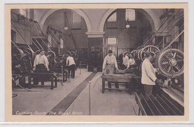 60159 Ak The Royal Mint in London Münzprägeanstalt - Cutting Room um 1910