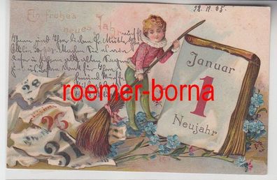 72378 Präge Neujahrs Ak Kind fegt Kalenderblätter 1905