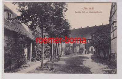 65335 Ak Stralsund zweiter Hof im Johannis-Kloster 1926