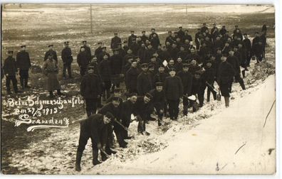 92378 Foto Ak Graudenz Grudziadz beim Schneeschaufeln 1915