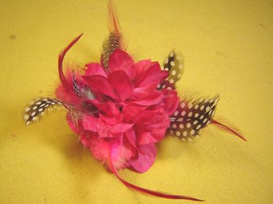 Ansteckblüte Blume pink m Perlhuhn Federn auch Haarklammer od Armband 10cm p