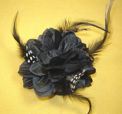 Ansteckblüte Blume schwarz m Perlhuhn Federn auch Haarklammer od Armband 10cm p