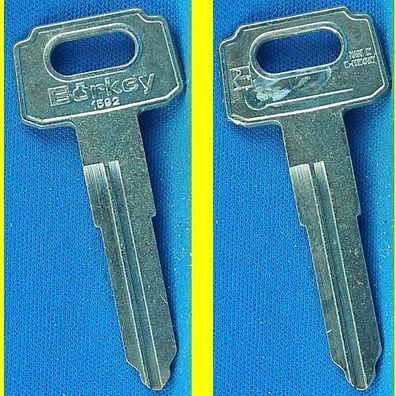 Schlüsselrohling Börkey 1592 für verschiedene Suzuki Motorräder Serie 6001 - 7000