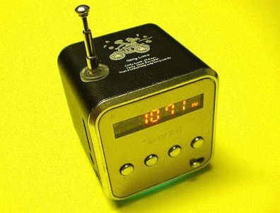 Cube Mini Radio Lautsprecher USB MP3 Micro SD Würfel Speaker Lautsprecher + Lightshow
