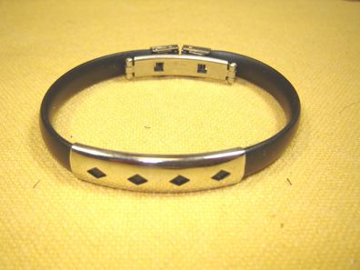 Armband Kautschuk schwarz mit Clipverschluß Metallauflage Raute AB3