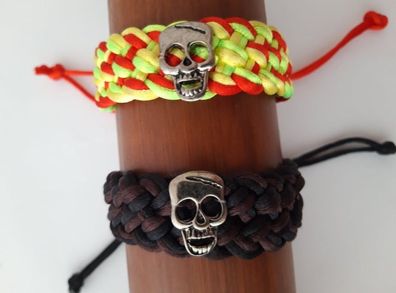 2 Armbänder mit Totenkopf, Modeschmuck Armband Totenköpfe Geschenke Schmuck Geschenk