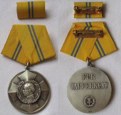 DDR Blücher-Medaille für Tapferkeit 900er Silber 1968 Bartel 225 a (110207)