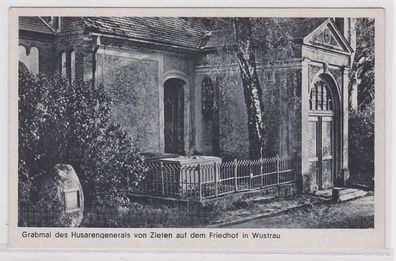 79133 AK Gaststätte am Schloß Wustrau, Grabmal des Husarengenerals von Zieten