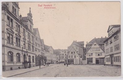 94435 AK Bad Hersfeld - Breitenstrasse, Straßenansicht mit Hotel und Geschäften