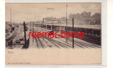 80744 Ak Bahnhof Riesa an der Elbe Bahnsteigansicht um 1900