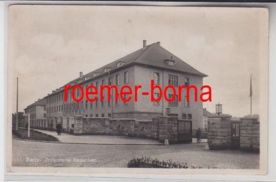 81296 Foto Ak Zeitz Infanterie Kasernen 1939