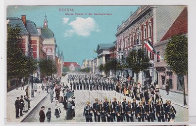 90659 Ak Dessau große Parade in der Kavalierstrasse 1912