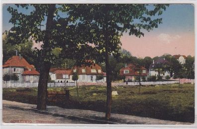 93953 AK Schleswig - Thiesenweg, Straßenansicht mit Bürgerhäusern