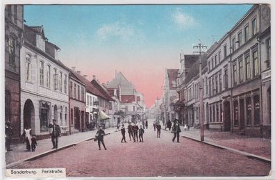 93952 AK Sonderburg - Perlstraße, Straßenansicht mit Geschäften 1919