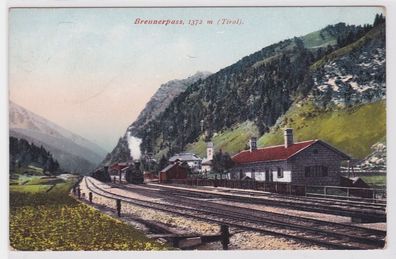 82130 Ak Brennerpass 1372 m (Tirol) Bahnstation mit Dampflokomotive um 1920