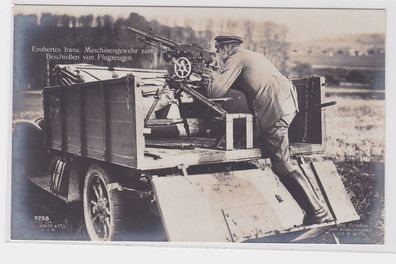 75198 Foto Ak Erobertes franz. Maschinengewehr für Flugzeuge um 1915