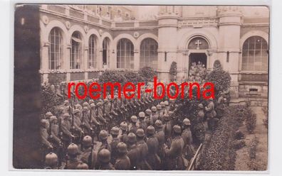 75520 Foto Ak Ehrengeleit bei Militär Begräbnis im 1. Weltkrieg 1916