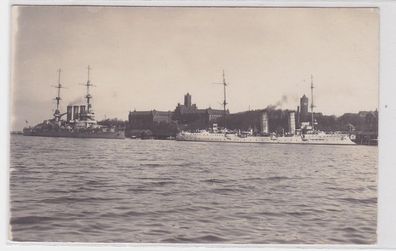 21377 Foto Ak Linienschiff 'Braunschweig' und Kreuzer 'Medusa' 1923
