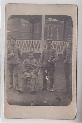 15302 Foto Ak 4 Husaren mit feldgrauer Uniform im 1. Weltkrieg