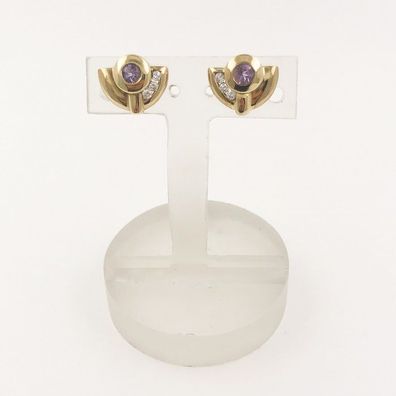 Ohrstecker aus 8 kt Gold mit 0.30 ct Amethyst und Zirkonia