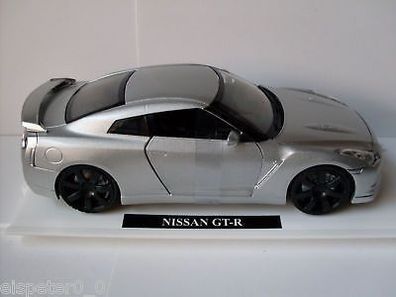 Nissan GT-R silber metallic, NewRay Auto Modell 1:24