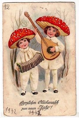 64457 Neujahrs Ak 2 Kinder mit Fliegenpilz Hüten musizieren 1932