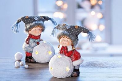 Winterkinder Aura & Tumi mit LED-Schneekugel, 2er-Set Weihnachts Deko Dekoration
