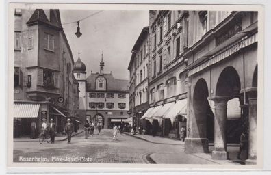 67036 AK Rosenheim - Max-Josef-Platz, Straßenansicht mit Geschäften 1941