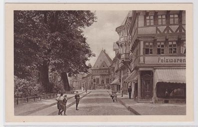 72026 AK Goslar - Stadthaus, im Hintergrunde das altdeutsche Gildehaus um 1920