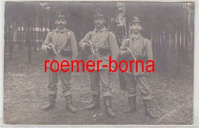 75783 Foto Ak 3 sächsische Jäger mit Uniform und Gewehr um 1910