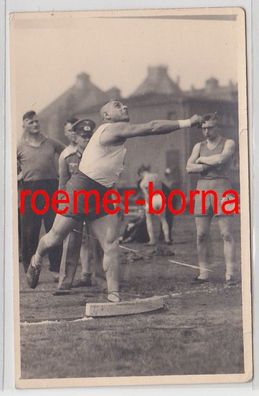 78411 Foto Ak Chemnitz Sportler beim Kugelstossen um 1930