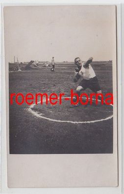 79132 Foto Ak Chemnitz Sportler beim Kugelstossen um 1920