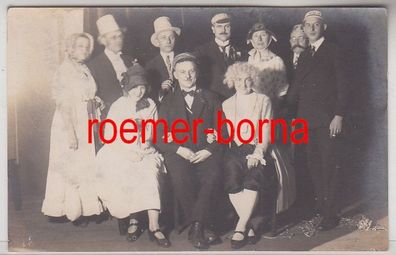 80083 Foto Ak Altenburg Gruppenbild zum Fasching um 1925