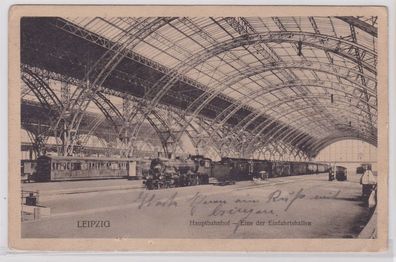 87840 Feldpost AK Leipzig Hauptbahnhof, Einfahrtshalle mit Dampflokomotive 1915