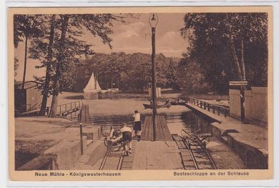 88919 Ak Königswusterhausen neue Mühle Bootsschleppe an der Schleuse um 1920
