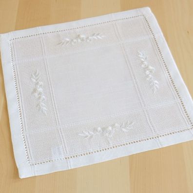 Decke quadratisch - wollweiß Stickerei ''Blumen - weiß'' mit Hohlsaum (30/30)